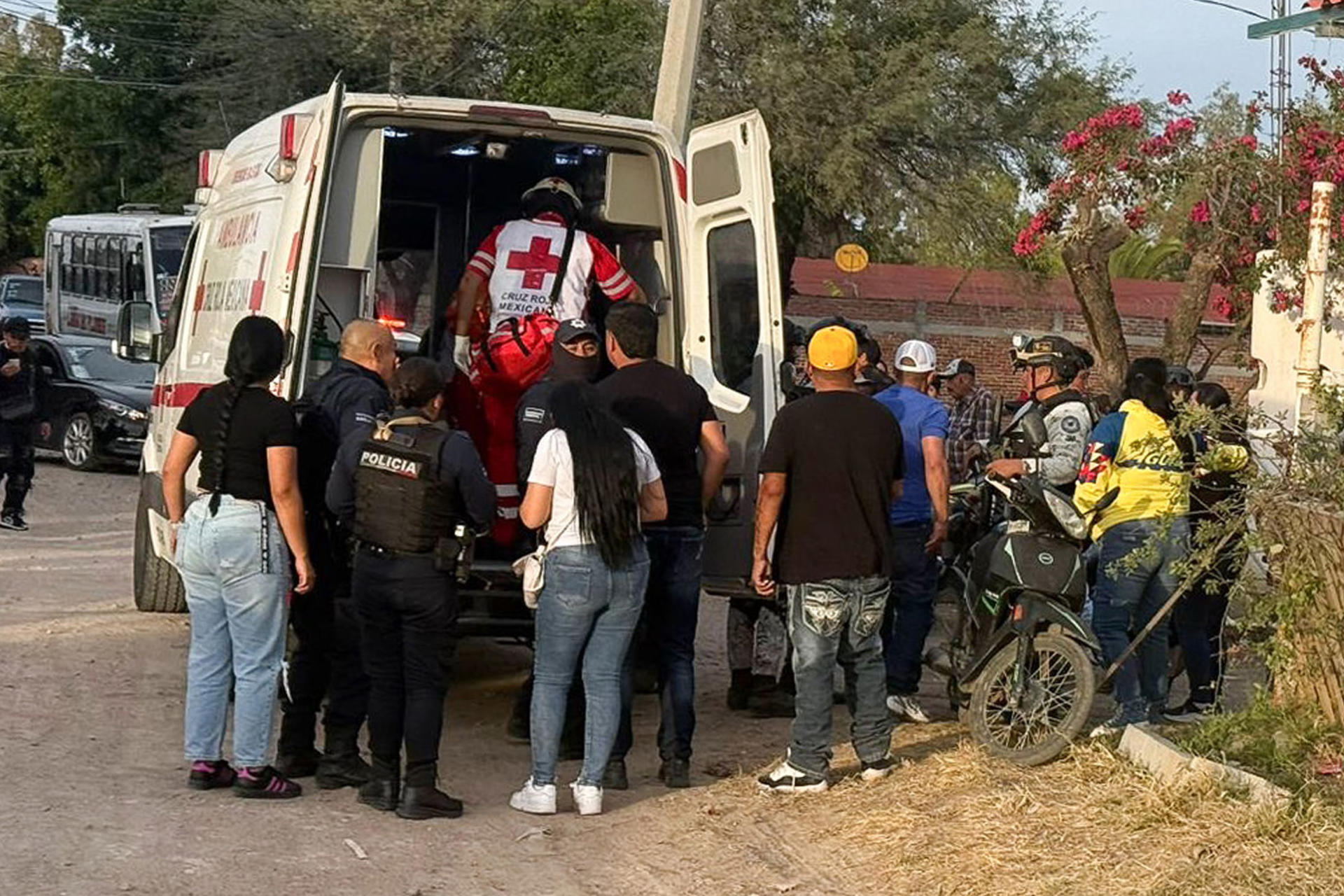 Al menos 11 muertos y 12 lesionados tras tiroteo en un campo de fútbol al oeste de México