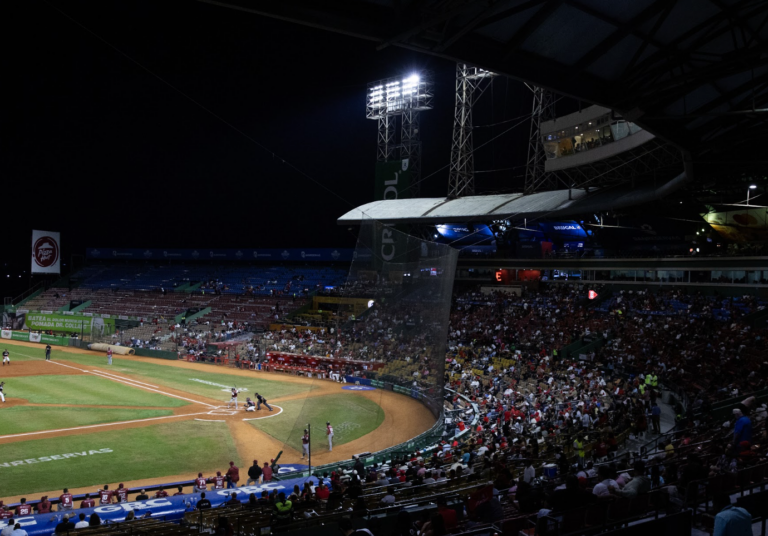 El mexicano Vidal Nuño y el puertorriqueño Leroy Cruz encabezan refuerzos de las Águilas