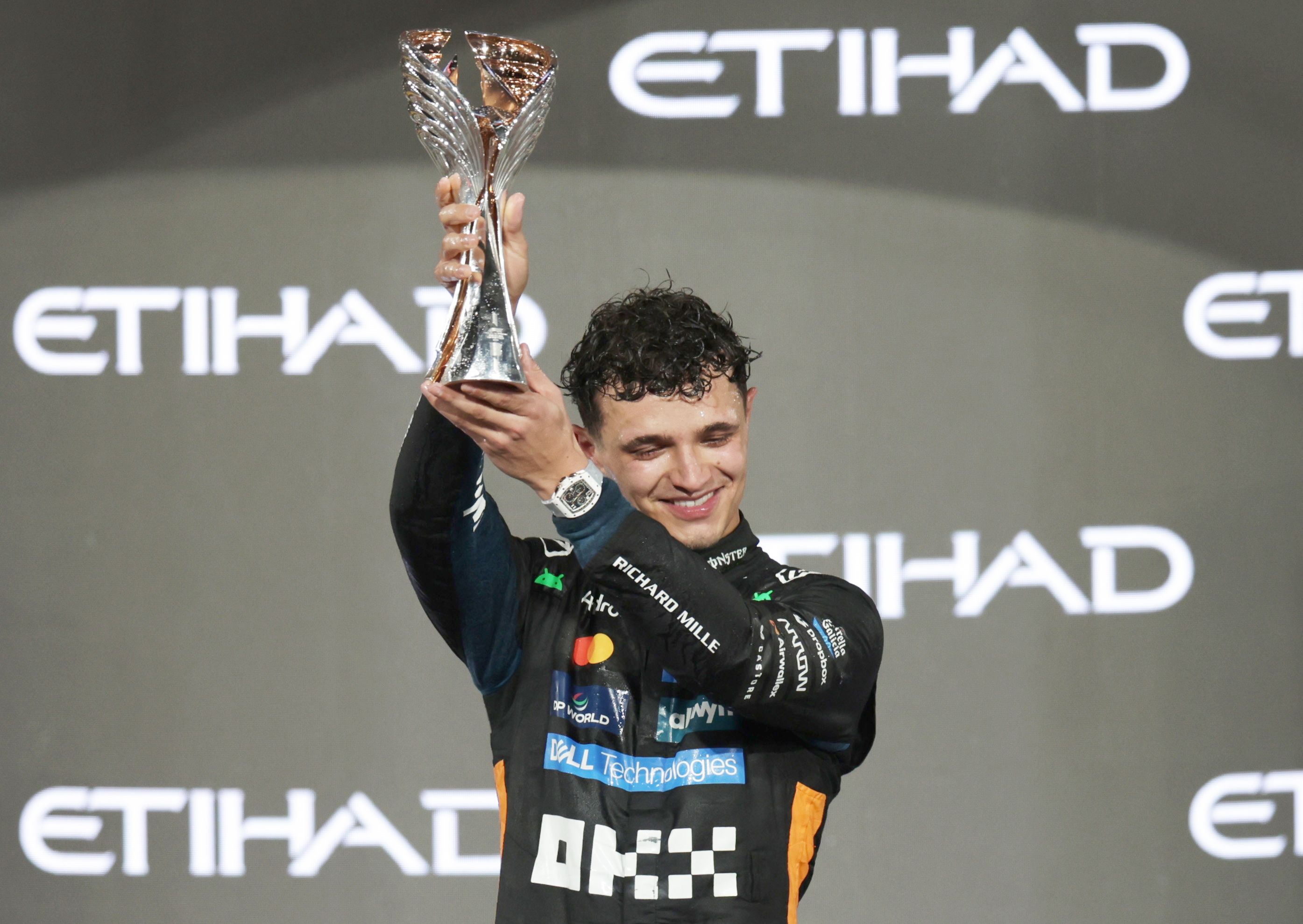 MERCEDES REVELARÁ IMÁGENES DE NUEVO COCHE