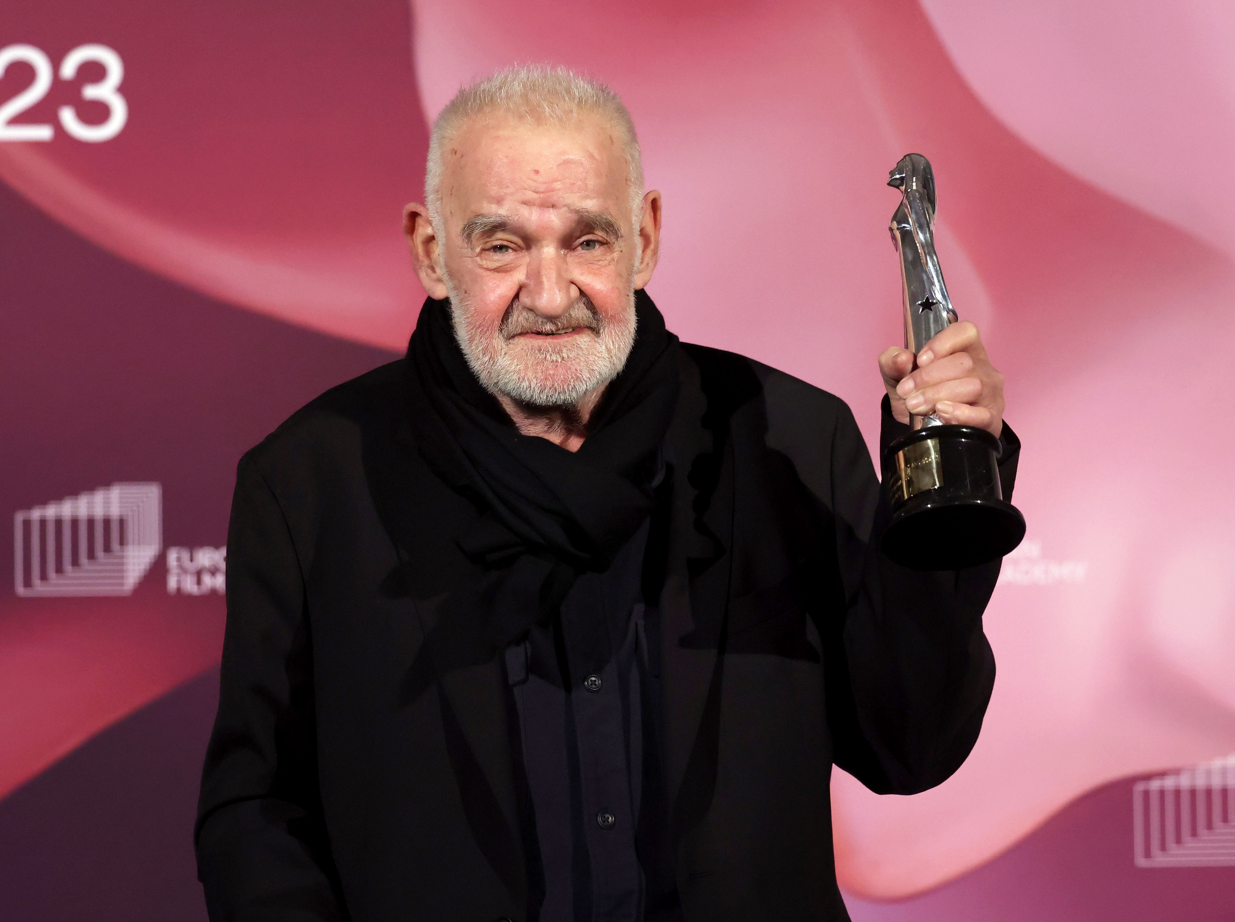 Fallece Béla Tarr, el director de cine estrecho colaborador del nobel Krasznahorkai