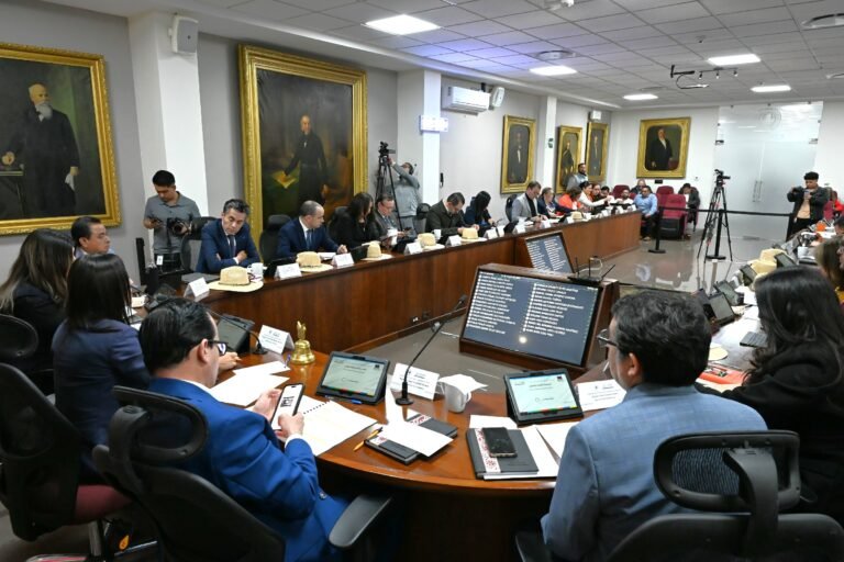 Proponen iniciativa para erradicar la brecha salarial de género