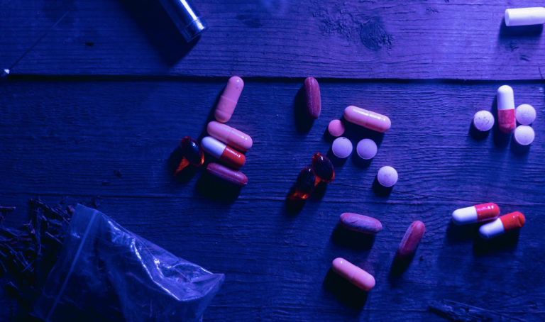 ATRAPAN A DOS CON DROGA EN LA PLUTARCO ELÍAS CALLES