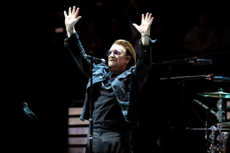U2 lanza por sorpresa un EP con seis nuevos temas 