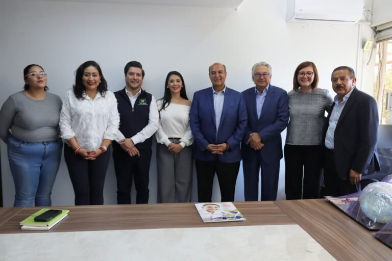 SEPH fortalece colaboración para llevar más lentes gratuitos a estudiantes