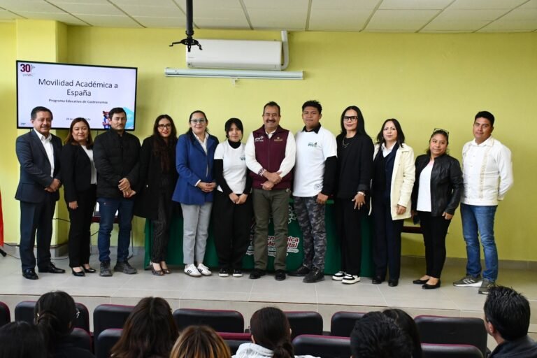 Estudiantes de la UTVM realizan estadía en España