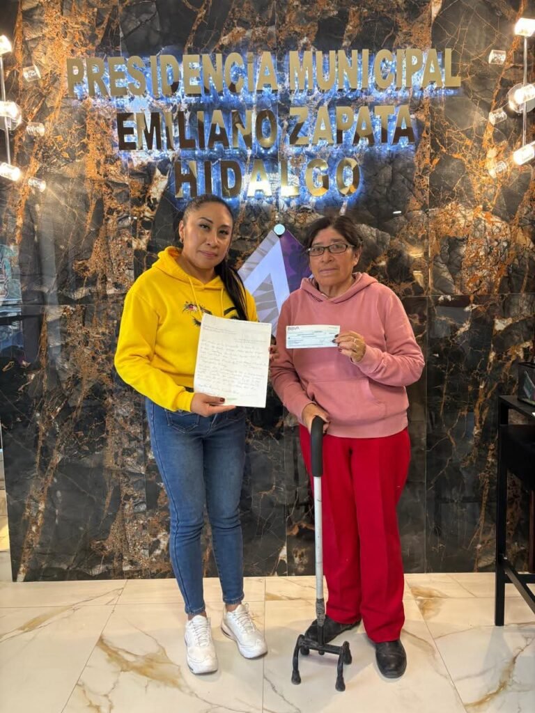 Alcaldesa de Emiliano Zapata, entrega apoyos a pobladores del municipio