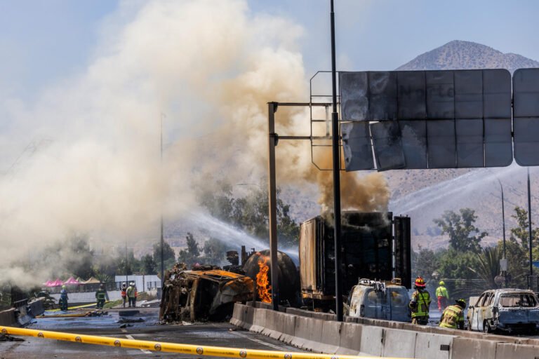 Cuatro fallecidos en Chile tras explosión de camión con gas