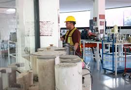 Laboratorio de Contraloría supera 7 mil obras verificadas
