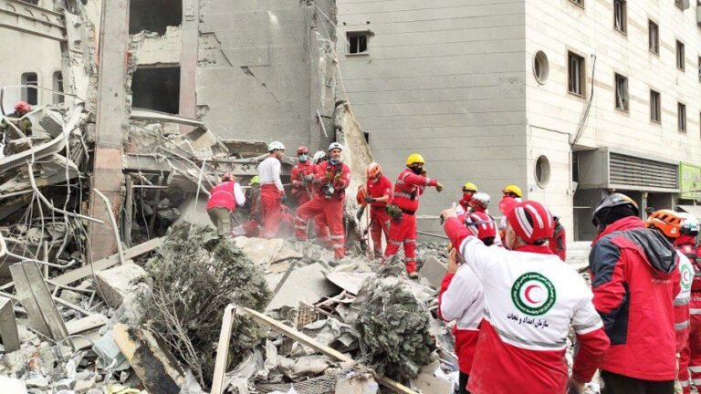 Irán dice que luchará hasta que EE.UU. e Israel paren de imponer la guerra