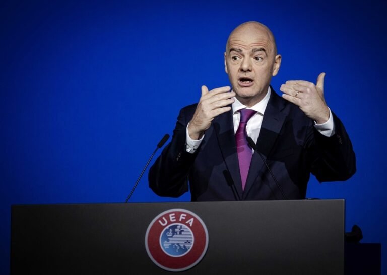 Infantino califica de especial estar en México, «donde se inventó el fútbol»