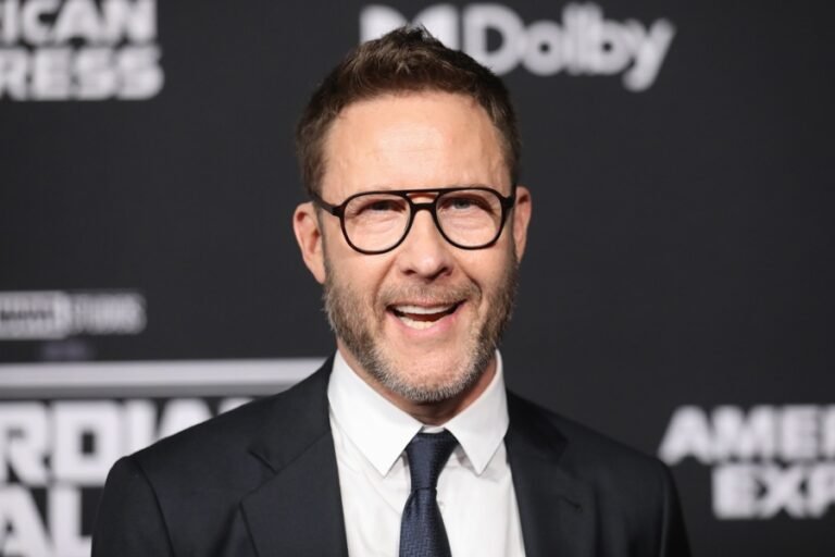 ‘Smallville’ celebra 25 años con sus actores principales en convención de cómics en México