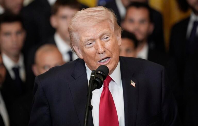 Trump asegura que Cuba está «desesperada» por hacer un trato