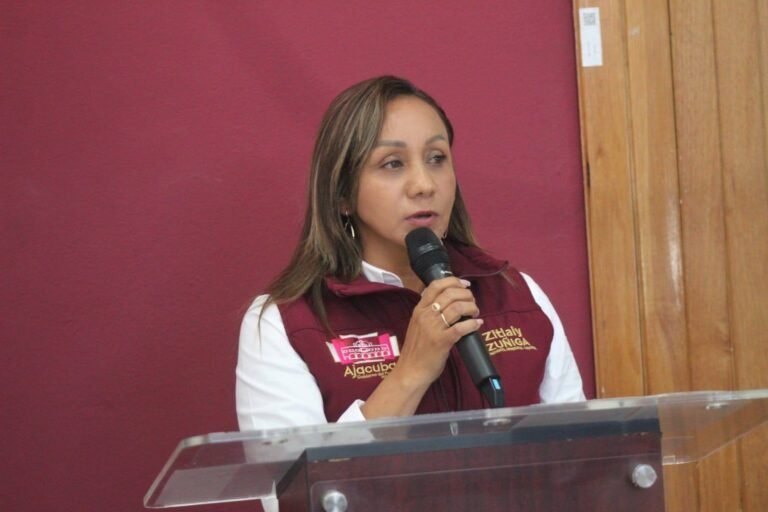 “Gracias a mí tragas” expresó la presidenta municipal antes de correr a la titular del Registro Familiar