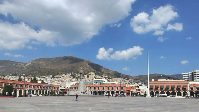 Lluvias aisladas, viento y temperaturas máximas superiores a los 30 grados