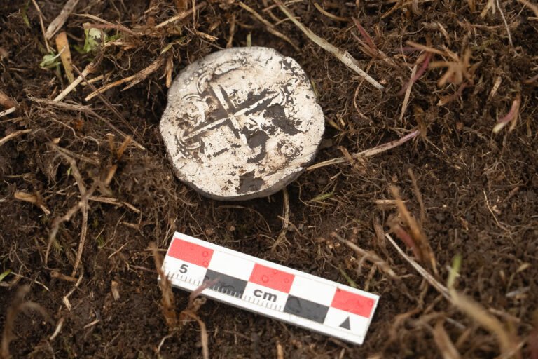 Hallan un «real de a ocho» que confirma la tragedia de Sarmiento de Gamboa y Puerto Hambre