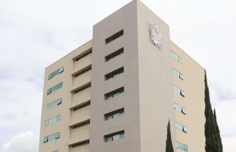 Imponen horarios de entrada y salida entre clases