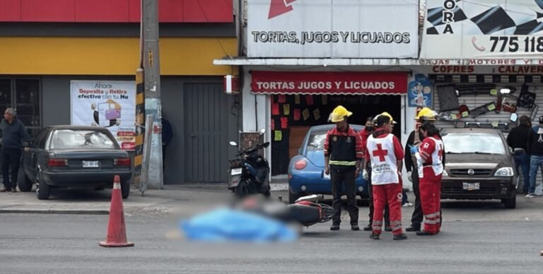 Mujer motociclista, muere impactada por camión en Tulancingo