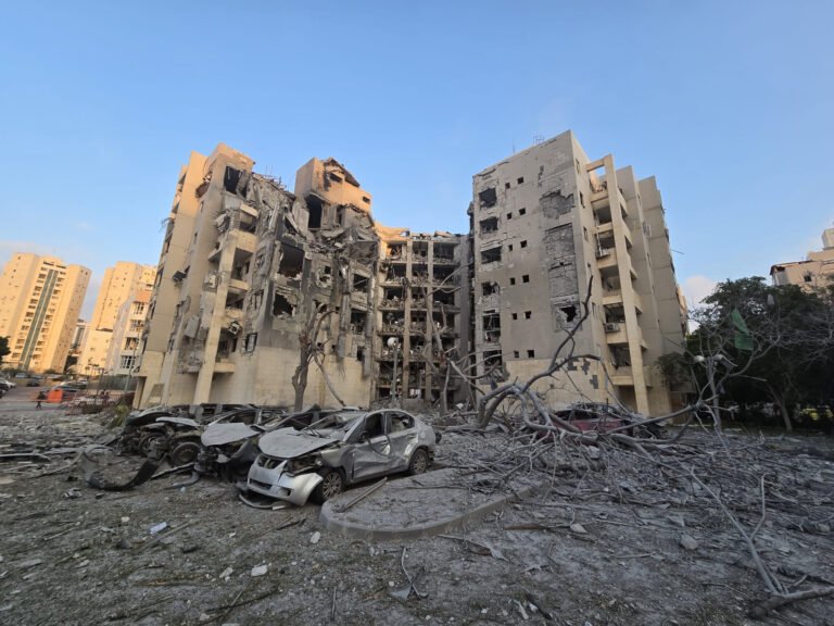 Suben a 321 los mexicanos evacuados de Oriente Medio por la guerra en Irán