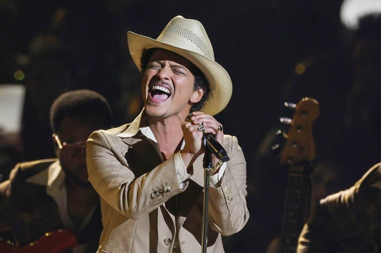 Bruno Mars mostrará su lado más latino con gira ‘The Romantic’ en México