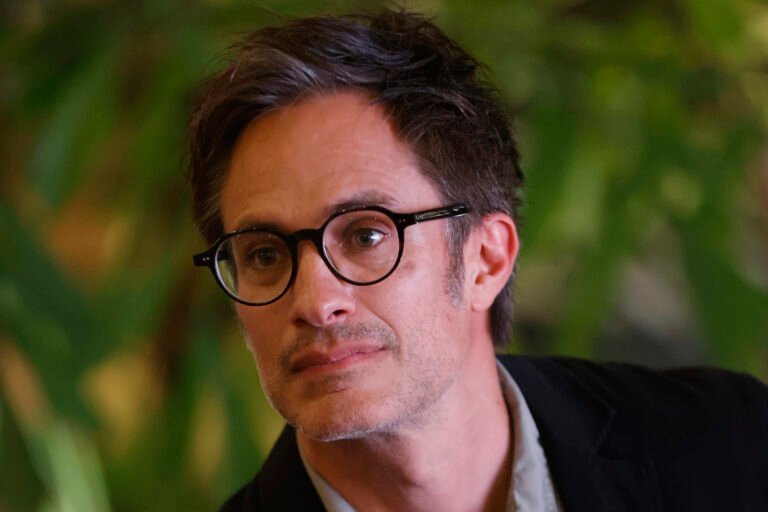 Netflix revela el estreno de ‘Santita’, protagonizada por Gael García