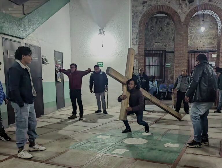 Todo listo para el Viacrucis 57 del Barrio El Arbolito