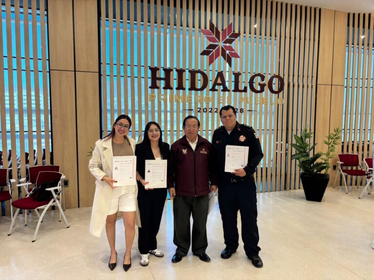 Certifican en desarrollo municipal a funcionarios de Emiliano Zapata