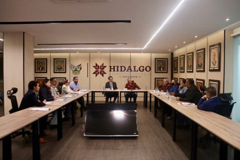 Secretario de Gobierno de Hidalgo, se reúne con habitantes de la colonia Villas de Sahagún