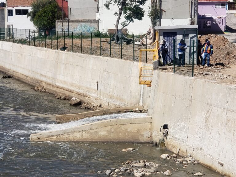 Conagua verifica calidad del agua en el río Tula