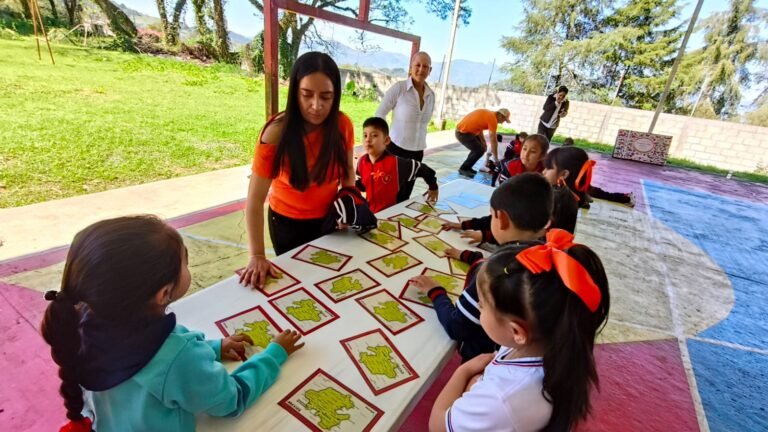 Biblio Aula Móvil lleva actividades de lectura y ciencia a escuelas de Hidalgo