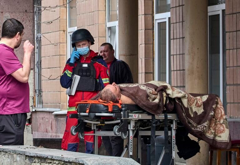 Al menos cinco muertos en un nuevo ataque a Ucrania lanzado por Rusia durante el día