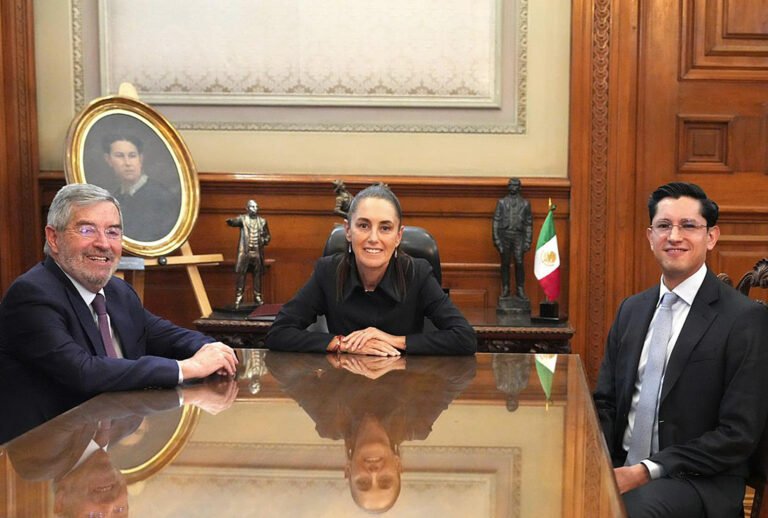 Canciller mexicano, Juan Ramón de la Fuente, renuncia por motivos de salud