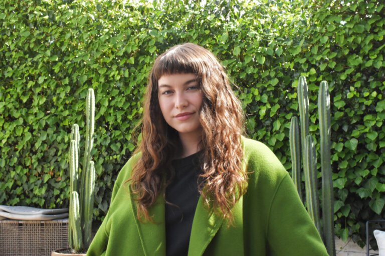 Sofía Reyes abraza la vulnerabilidad en «IDGAF ERA (Posdata)» y su retorno de Saturno