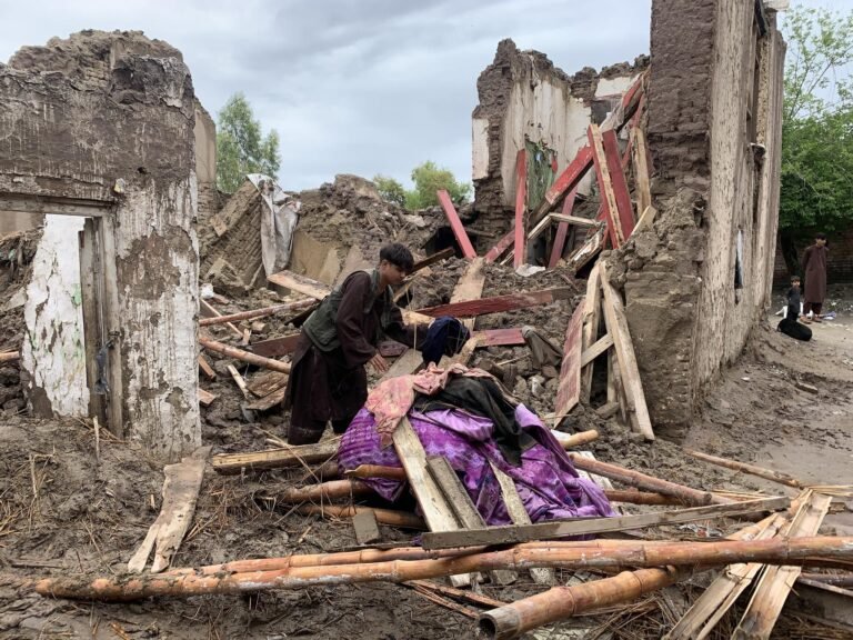 Las inundaciones en Afganistán dejan ya 148 muertos y 216 heridos 