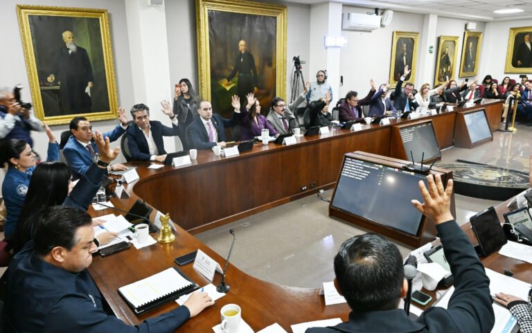 Aprueban con 25 votos el denominado plan B de la reforma electoral 