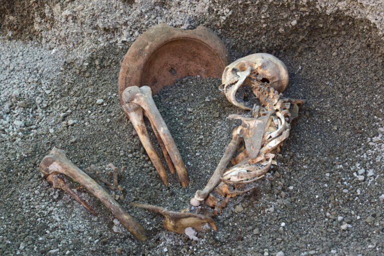 Pompeya reconstruye la huida de una víctima del Vesubio