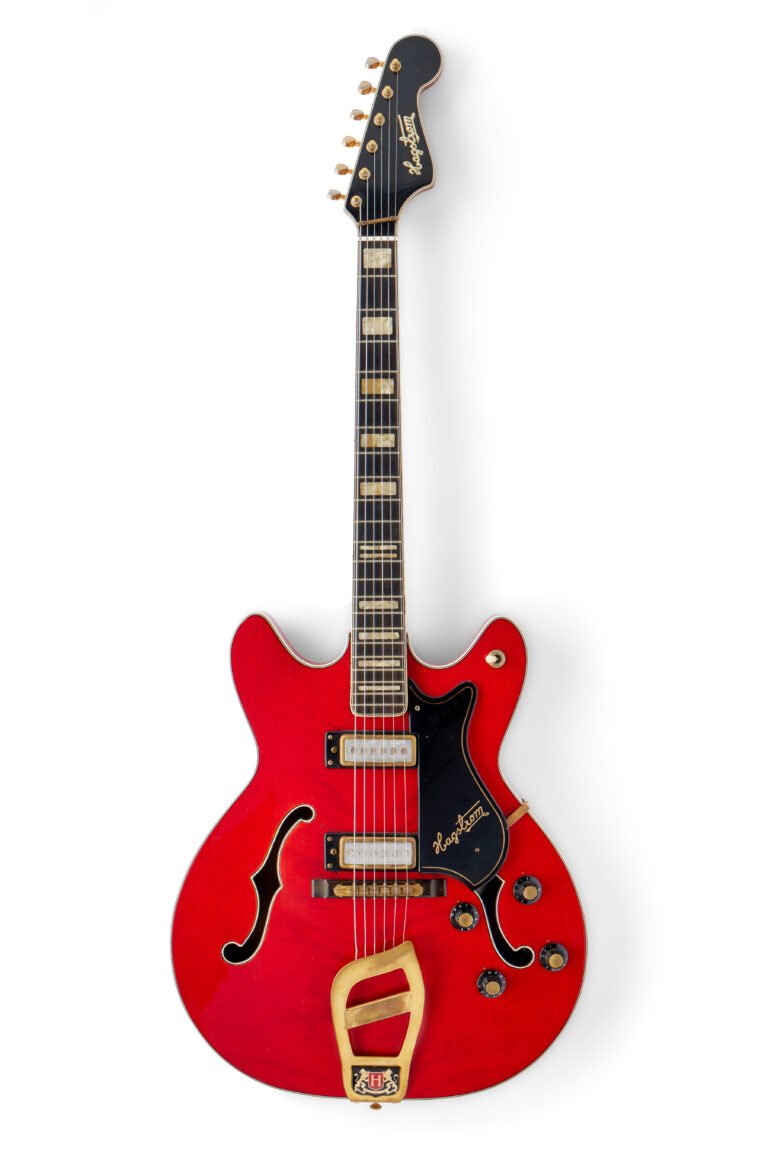 Sotheby’s subastará la guitarra roja del ‘Rey del Rock’ Elvis Presley