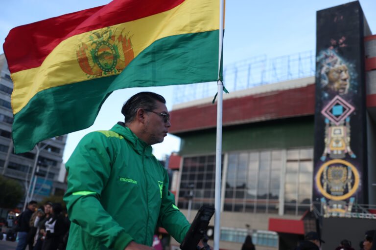 PRESIDENTE DE BOLIVIA PIDE RECIBIIR A SELECCIONADOS COMO “HÉROES”