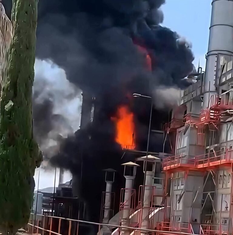 Alarma presunta explosión en un área de la Refinería de Tula 