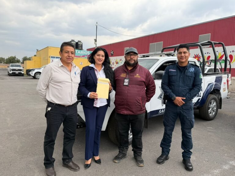 Fortalecen seguridad con entrega de patrulla nueva 