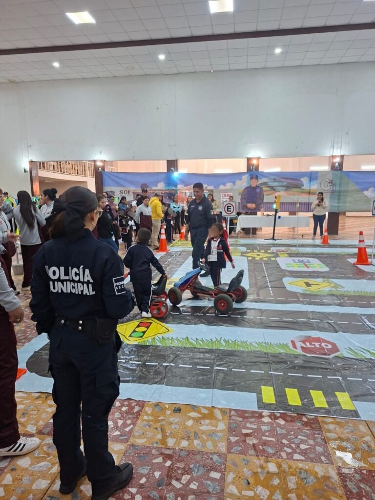 Llevan el programa “Ciudad Policía” al municipio de Apan