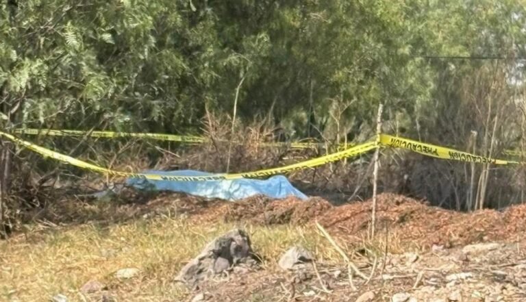 Dejan abandonado cadáver de un hombre, cerca de la Fiscalía de Justicia de Tecamac
