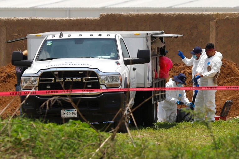 Los nombres de 52 mexicanos víctimas de desaparición viajan al espacio