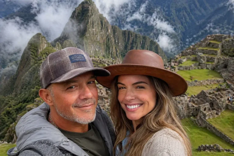 Alejandro Sanz visita Machu Picchu junto a su  pareja Stephanie Cayo