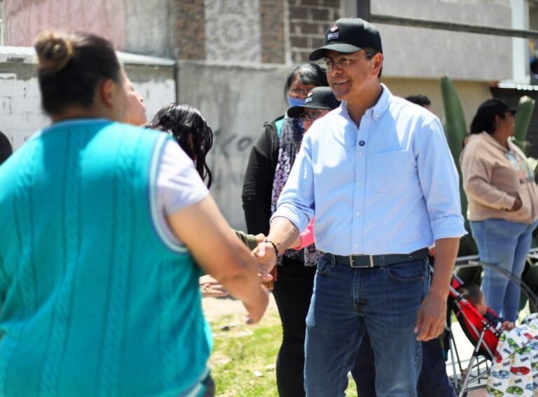 LLEGA ALUMBRADO PÚBLICO A PRADERA DE VIRREYES