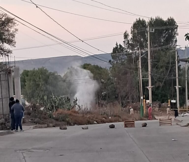Controla fuerte fuga de hidrocarburo en Texcaltepec, comunidad de Cuautepec de Hinojosa