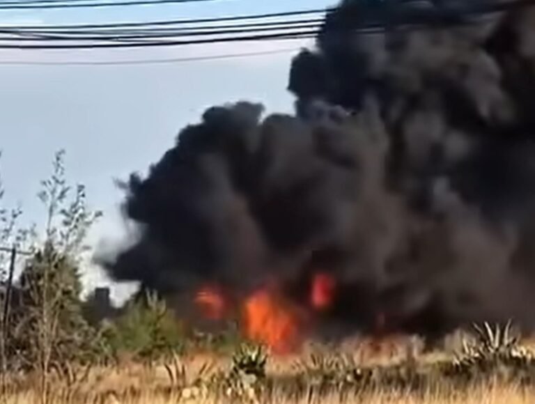 Camioneta se incendió; chofer calcinado