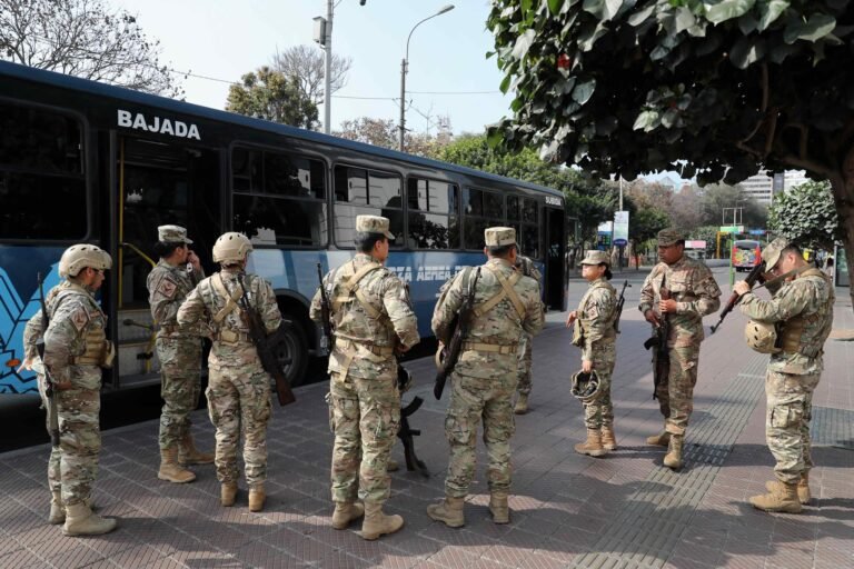 Perú eligirá a su presidente entre 35 candidatos este domingo