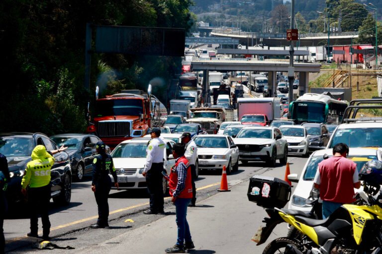 Bloqueos agravan riesgos para los operadores y las mercancías