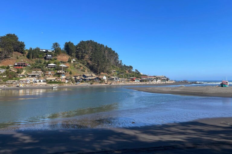 Sequía y sobreexplotación del suelo; crisis de lagos en Chile