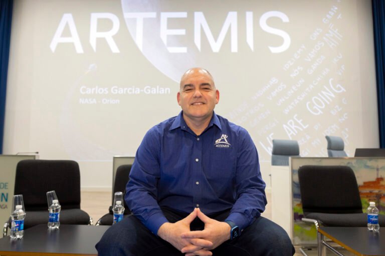 García-Galán: más allá de ir a la Luna, hay retos con su cara oscura y el escudo térmico